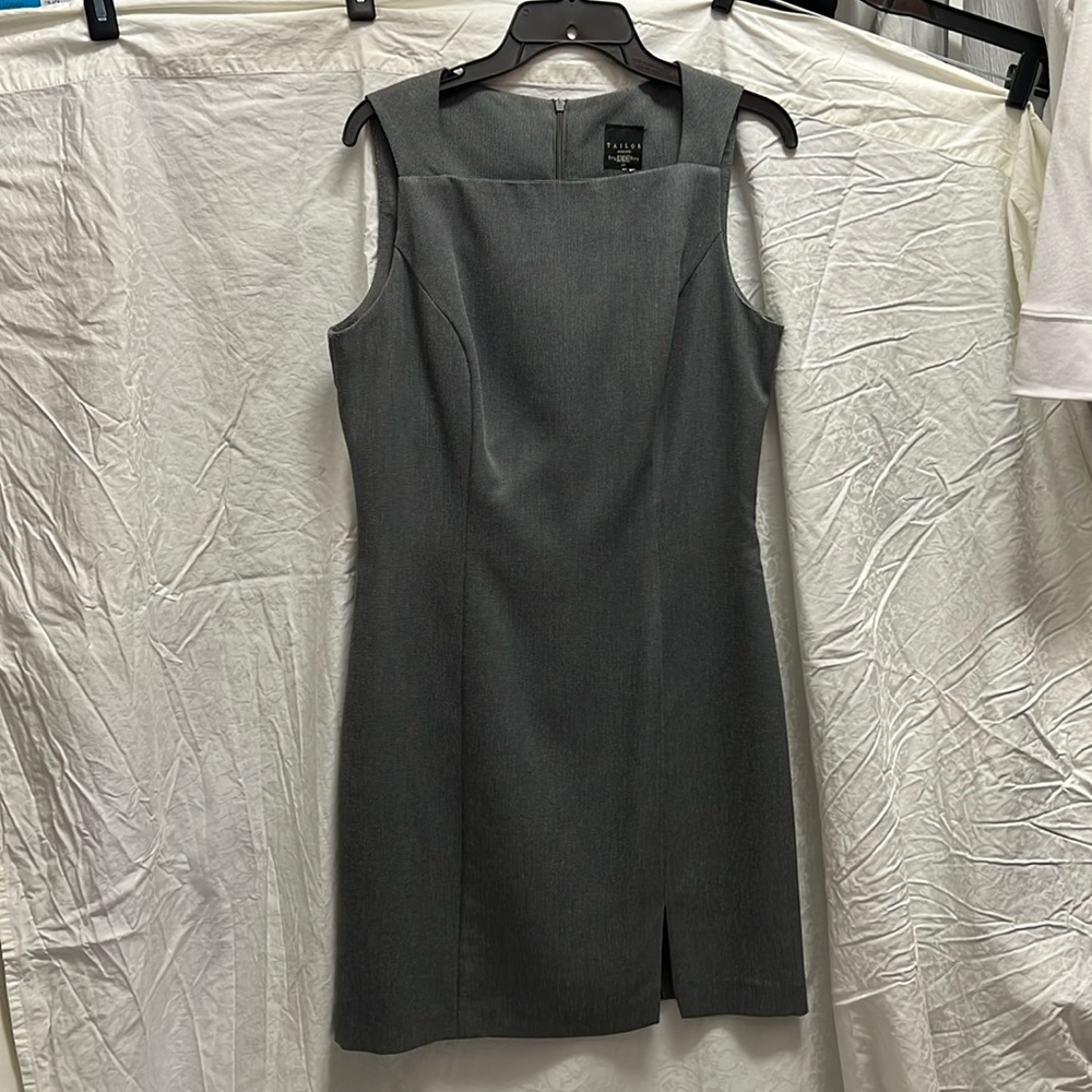 B. Moss Dress, size junior 9-10